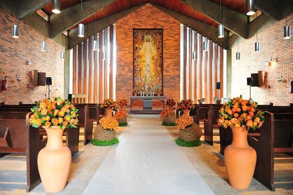 Decoração-de-Igreja-Evangélica-com-vasos-decorativos
